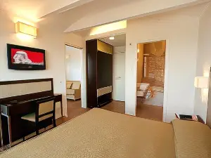Hotel Joli