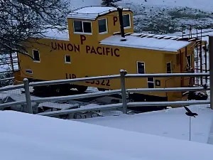 Beautifully Renovated Yellow Union Pacific Caboose, Tehachapi Overlooking Cable