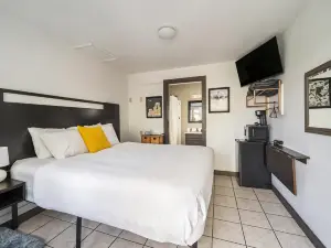 Riverwalk Inn