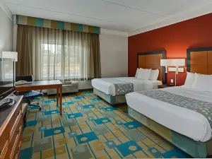 La Quinta Inn & Suites by Wyndham USF (Near Busch Gardens)