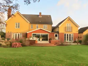 Newmans Lodge