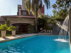 Las Lomas Casa Hotel