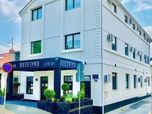 Side One Design Hotel Garni