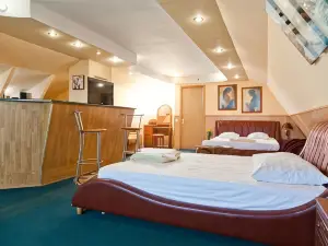 Tornado Hotel