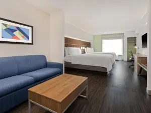 Holiday Inn Express & Suites Largo-Clearwater