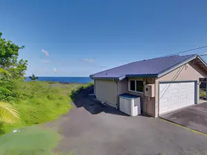 Coastal Keaau Home: Ocean & Sunrise Views, Pool