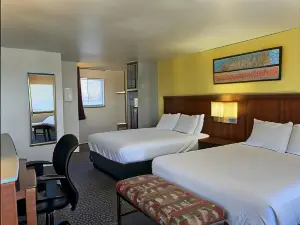 Lakeshore Inn Water Front