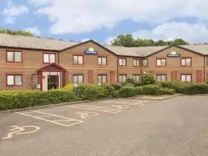 Days Inn by Wyndham Magor
