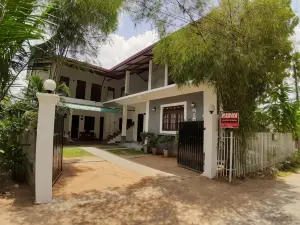Radha Tourist Home