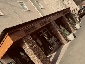 The Hedges Hotel