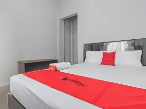 RedDoorz Syariah Near Wisata Situ Gunung Sukabumi