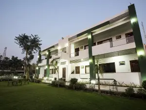 Hotel Whistling Greens