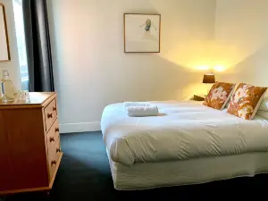 The Barkly Bistro Bar & Accommodation