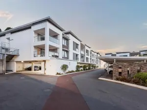 Lakeview Suites