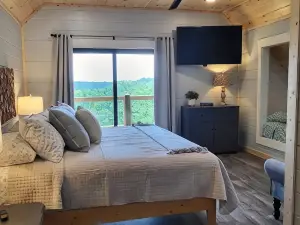 All New Firefly Cottage in the Woods Overlooking Red River Gorge Geological area