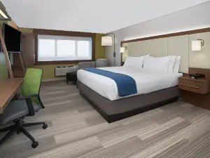 Holiday Inn Express & Suites Redding