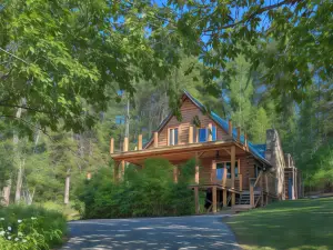 Alpine Adventures: Cozy Log Cabin w/ Deck & Views!