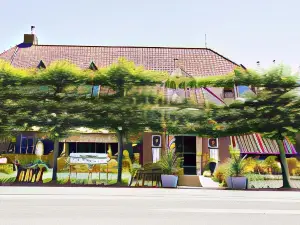 Hotel Pacific