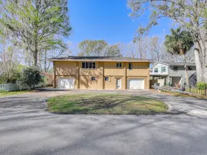 The Otter House on Suwannee River Near Cedar Key