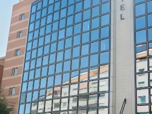 宜必思巴黎思伊西萊穆利諾塞納河谷飯店