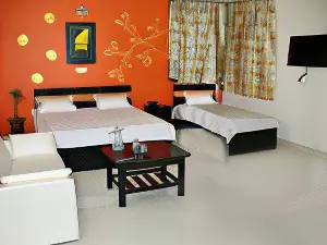 Hotel Golden Leaf , Sagar