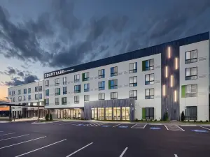 Courtyard Russellville