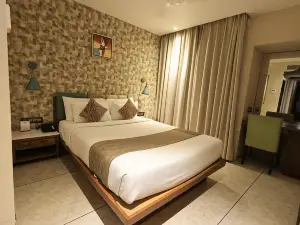 Hotel RS Exclusive Stay & Fine Dine - Near to Akola Junction