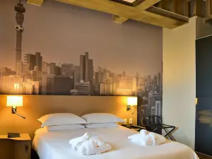 Reef Hotel