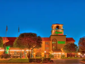 Mcm Elegante Suites Abilene