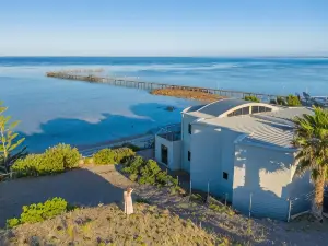 Cliff House Beachfront Villas