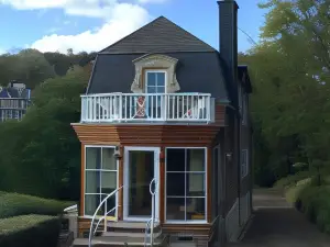 Dormy House