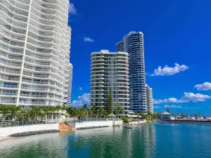 Broadwater Shores Waterfront Apartments