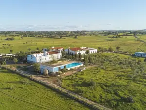 Herdade Do Charito