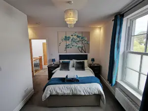 Saracens House