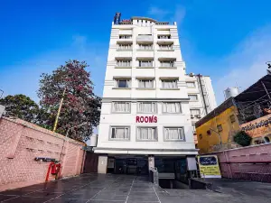 FabHotel Golden Way