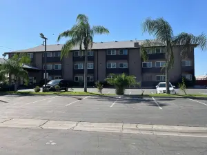 Studio 6 Suites Delano, CA