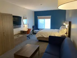 Holiday Inn Express & Suites Plymouth