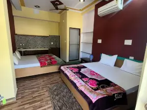 Girish Alay Home Stay