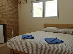 Riverside Guesthouse