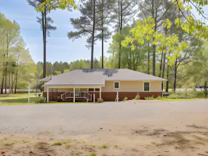 Scottsboro Retreat 4 Mi to Guntersville Lake