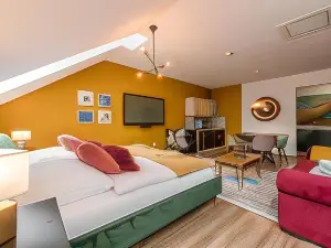 Poetika Apartments