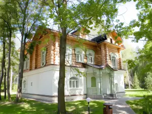 Russian Village Hotel