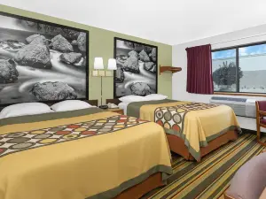 Super 8 by Wyndham Antigo