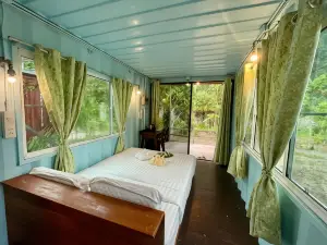 The Camper Lodge, Khao Sok