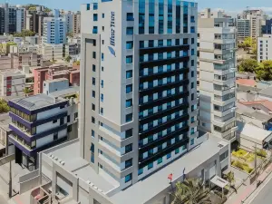 藍樹高級弗盧里亞諾波利斯旅館