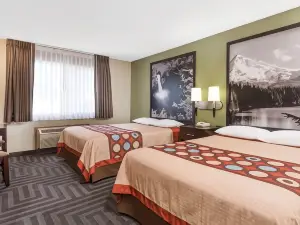 Super 8 by Wyndham LaGrande