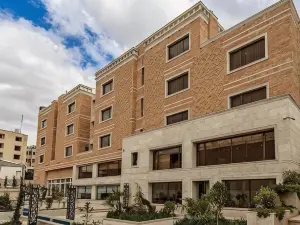Zandiyeh Hotel