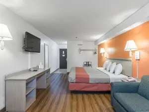 Motel 6 Lawrence, KS