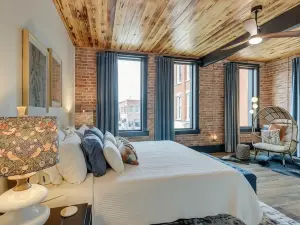 Luxurious Downtown Murphy Vacation Rental Loft!