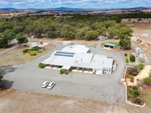 Kendenup Cottages and Lodge
